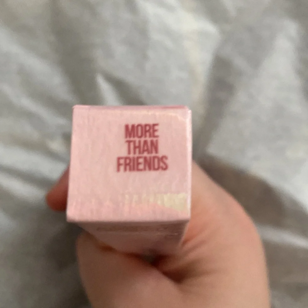 New Jeffree Star Full Pigment Lip Gloss - More than Friends